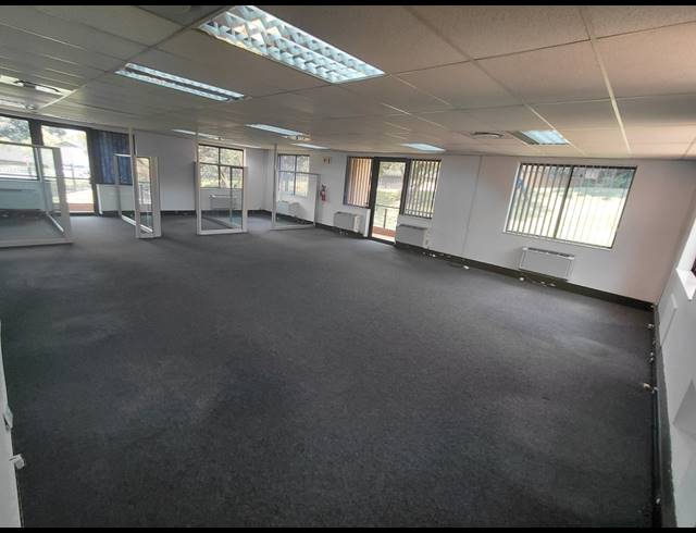 150M² OFFICE TO LET IN BRYANSTON